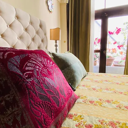 Palace Luxury *