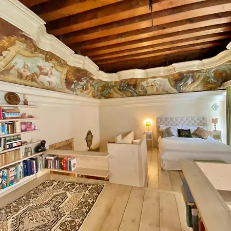 Palace Luxury *