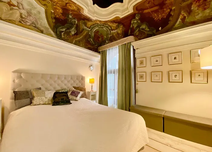 Palace Luxury