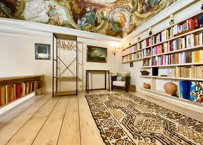Palace Luxury *