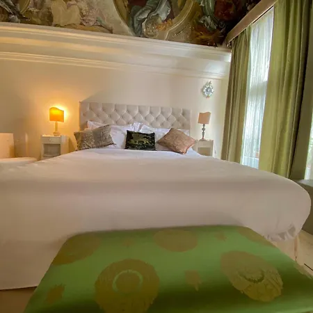 Palace Luxury *